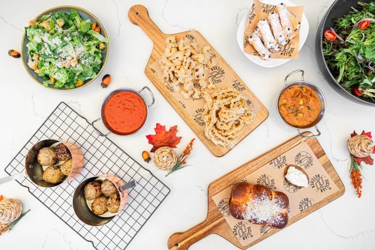 Thanksgiving Made Easy with To-go Family Dinner Options